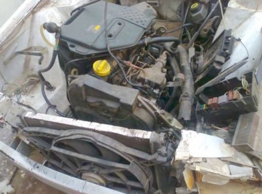 3 victime, după ce s-a răsturnat cu maşina